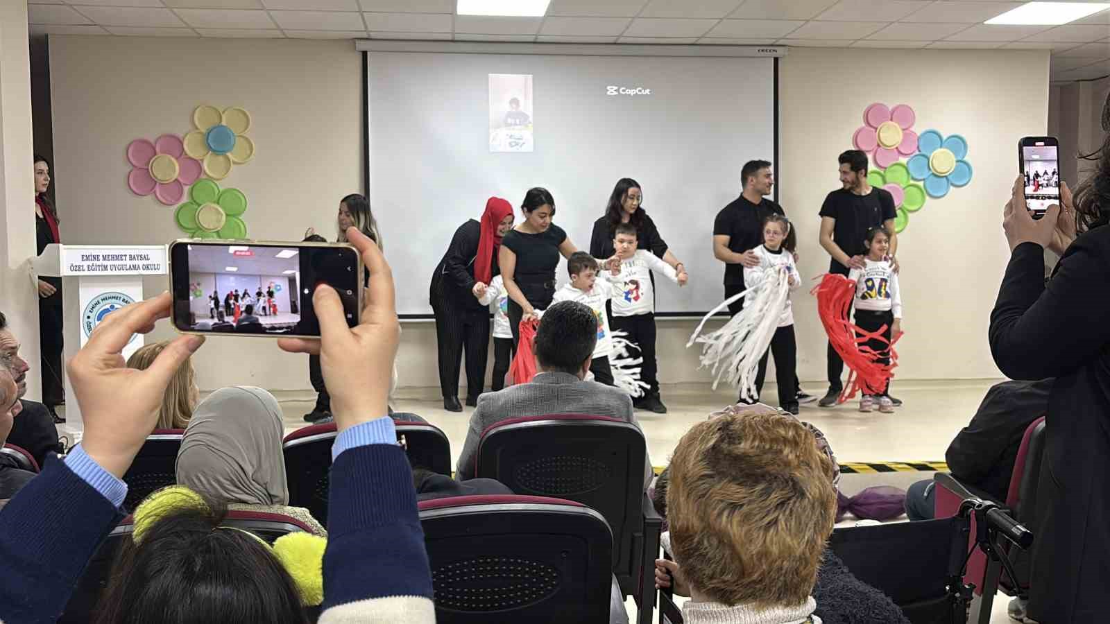 boluda ozel ogrencilerden renkli kutlama darbuka sovu alkis aldi 2 NVSQI4N4