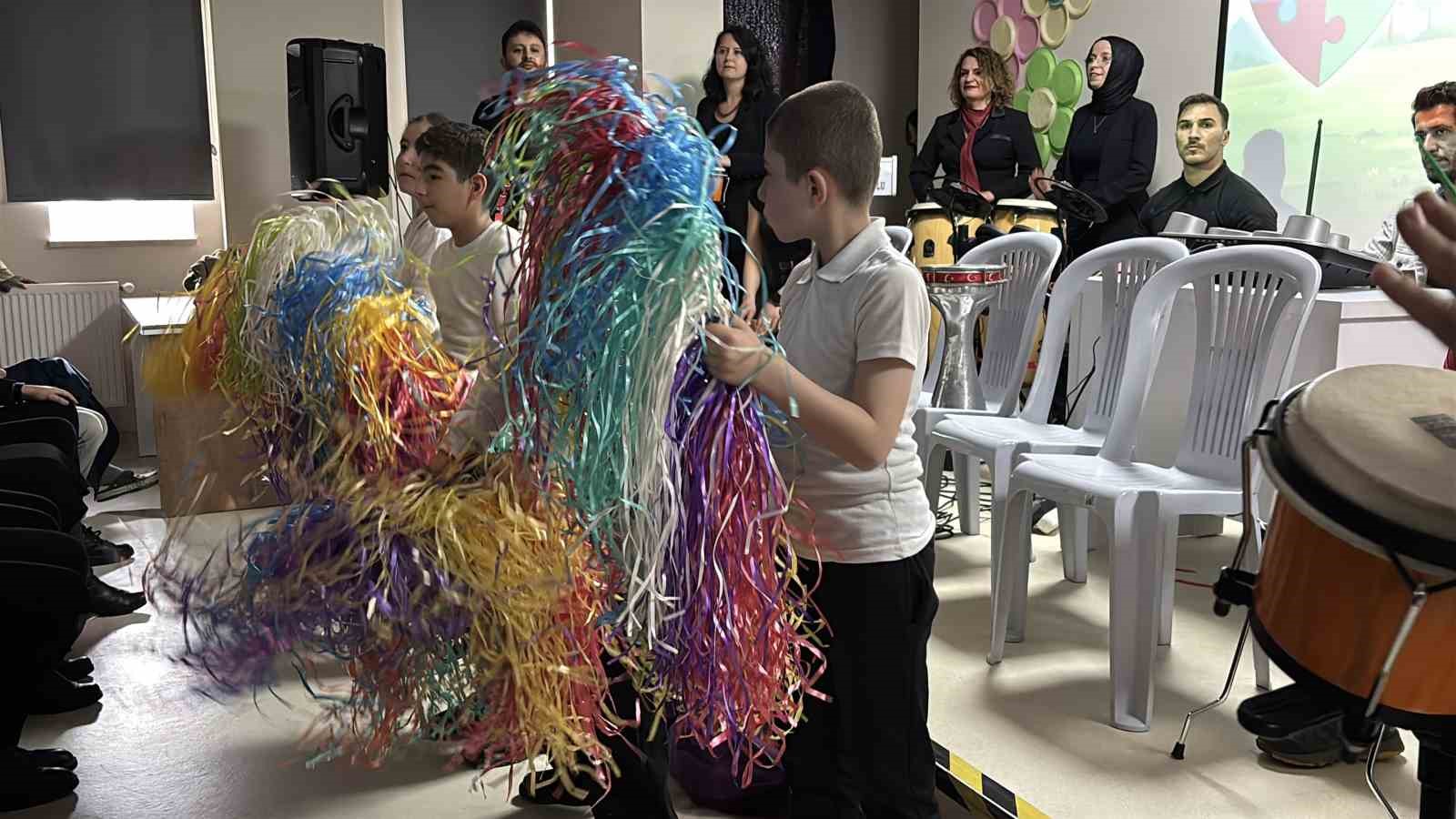 boluda ozel ogrencilerden renkli kutlama darbuka sovu alkis aldi 3