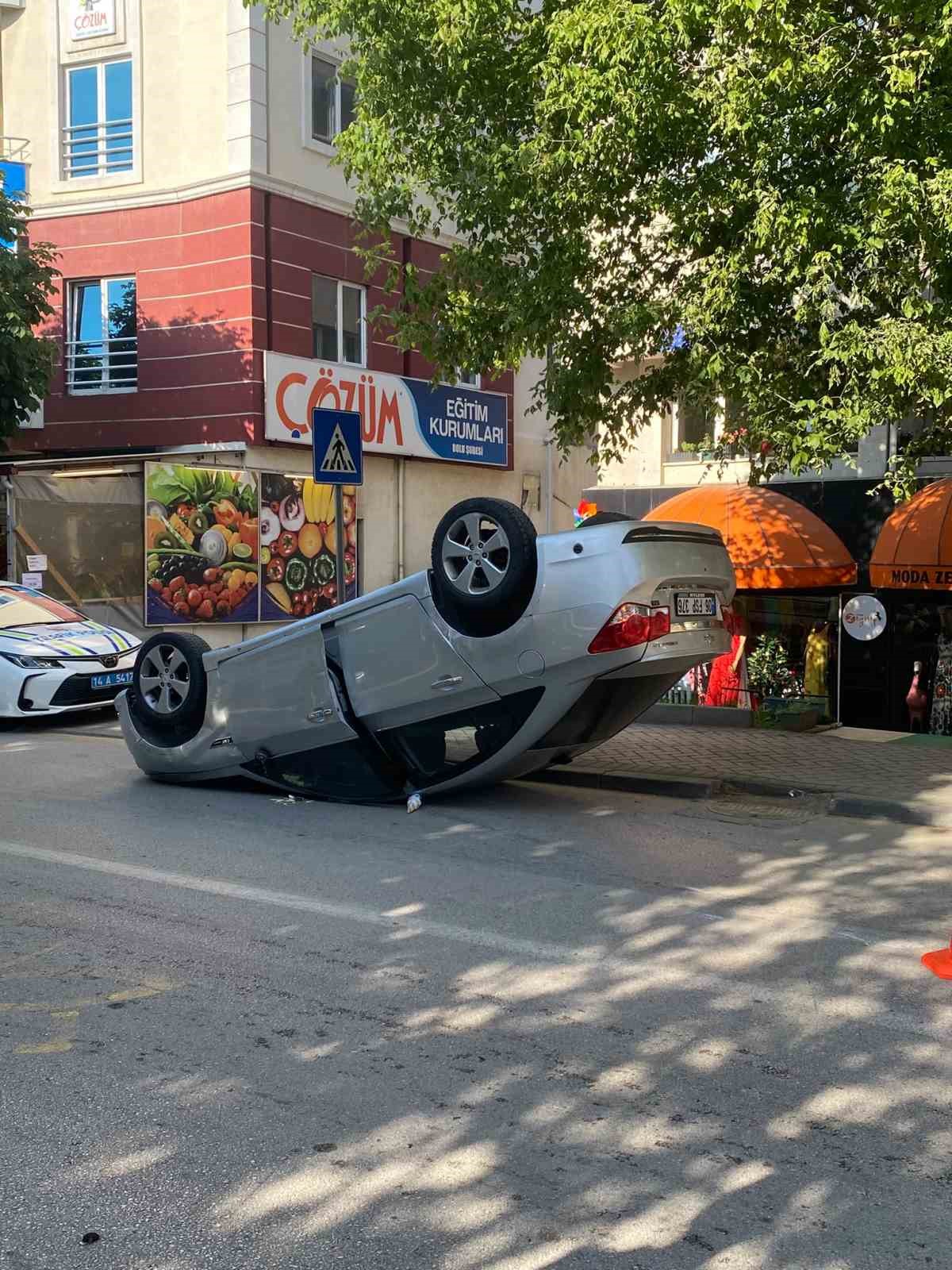 boluda park halindeki cipe carpan otomobil takla atti 1 yarali 2