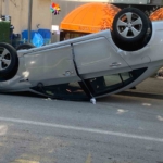 boluda-park-halindeki-cipe-carpan-otomobil-takla-atti-1-yarali-i4QHfRzS.jpg