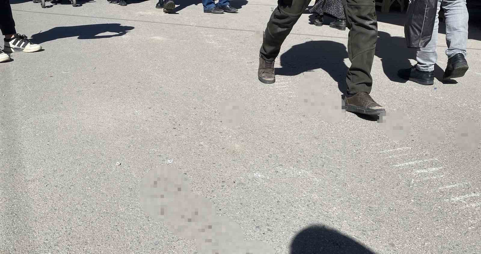 boluda pazarda iki insaat firmasi yetkilileri kavga etti 3 yarali 4 rUt2DDGr