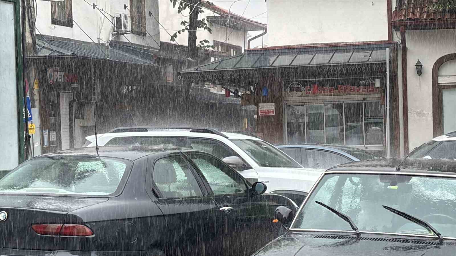 Bolu’da sağanak hayatı olumsuz etkiliyor 4 boluda saganak hayati olumsuz etkiliyor 0 GXyMk8Jt