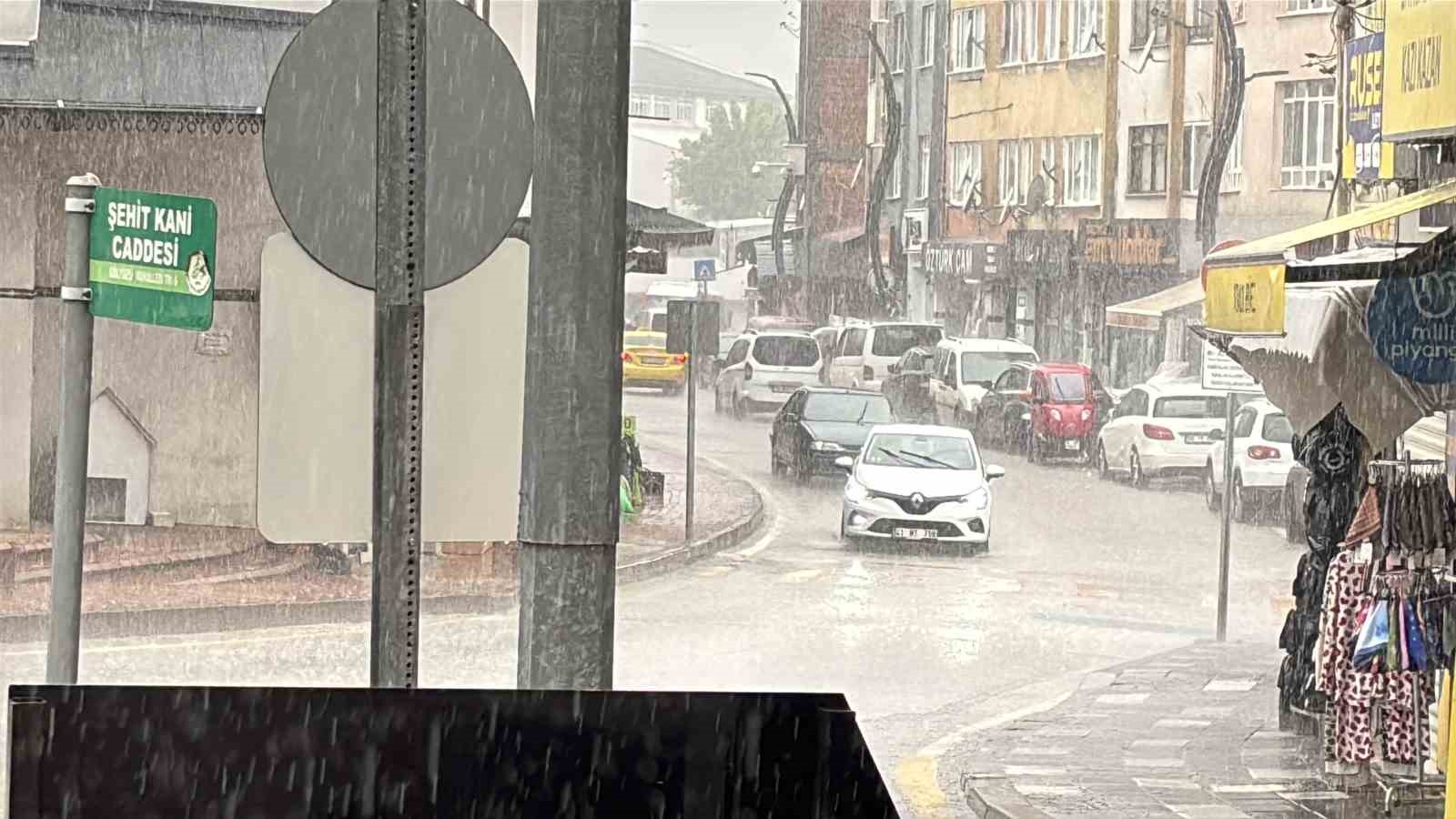 Bolu’da sağanak hayatı olumsuz etkiliyor 7 boluda saganak hayati olumsuz etkiliyor 3