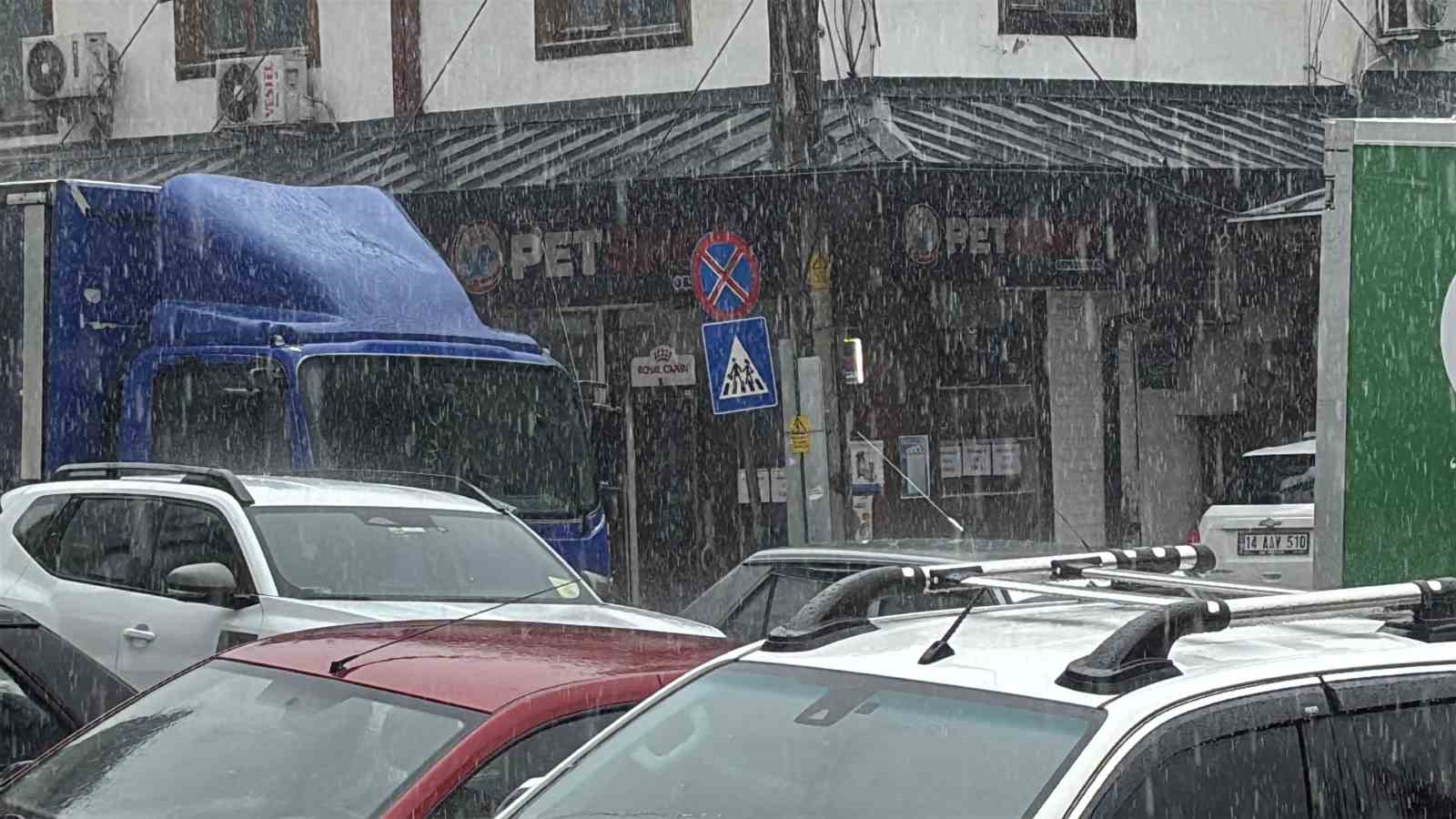 Bolu’da sağanak hayatı olumsuz etkiliyor 9 boluda saganak hayati olumsuz etkiliyor 5 y3NItVKQ