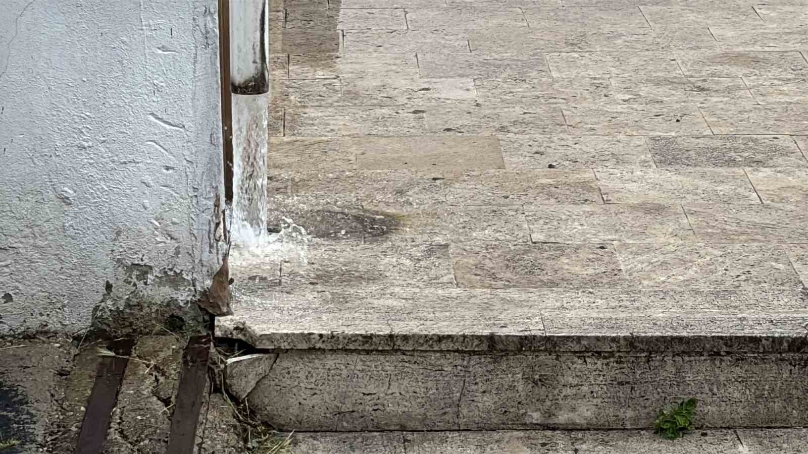 Bolu’da sağanak hayatı olumsuz etkiliyor 10 boluda saganak hayati olumsuz etkiliyor 6 3AKRTURL