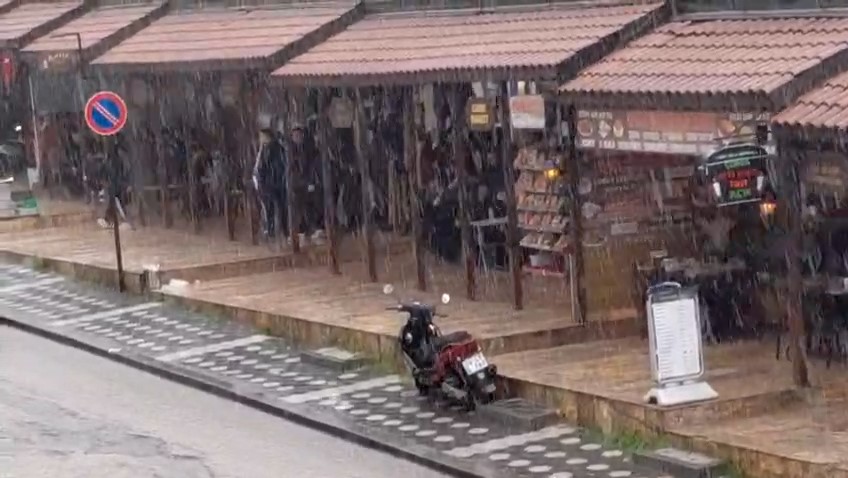 boluda saganak yagis hayati olumsuz etkiledi 0 DBAG62H4