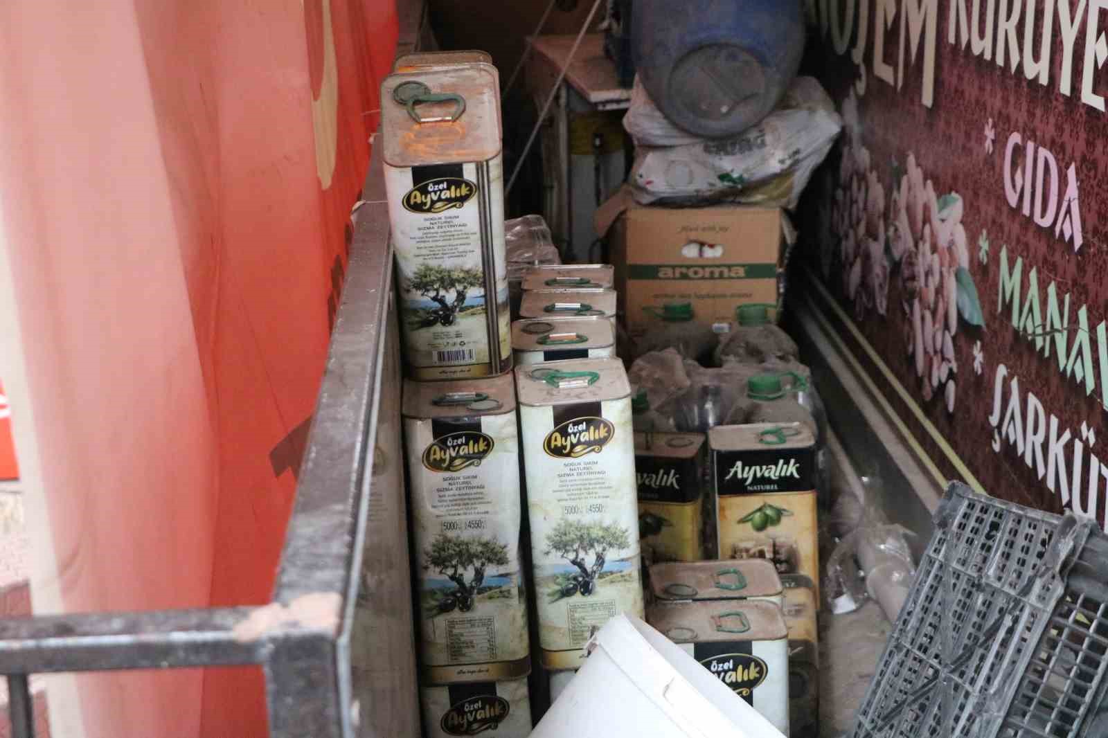 boluda sahte zeytinyagi operasyonu litrelerce sahte urun ele gecirildi 2 SKRlcfUl