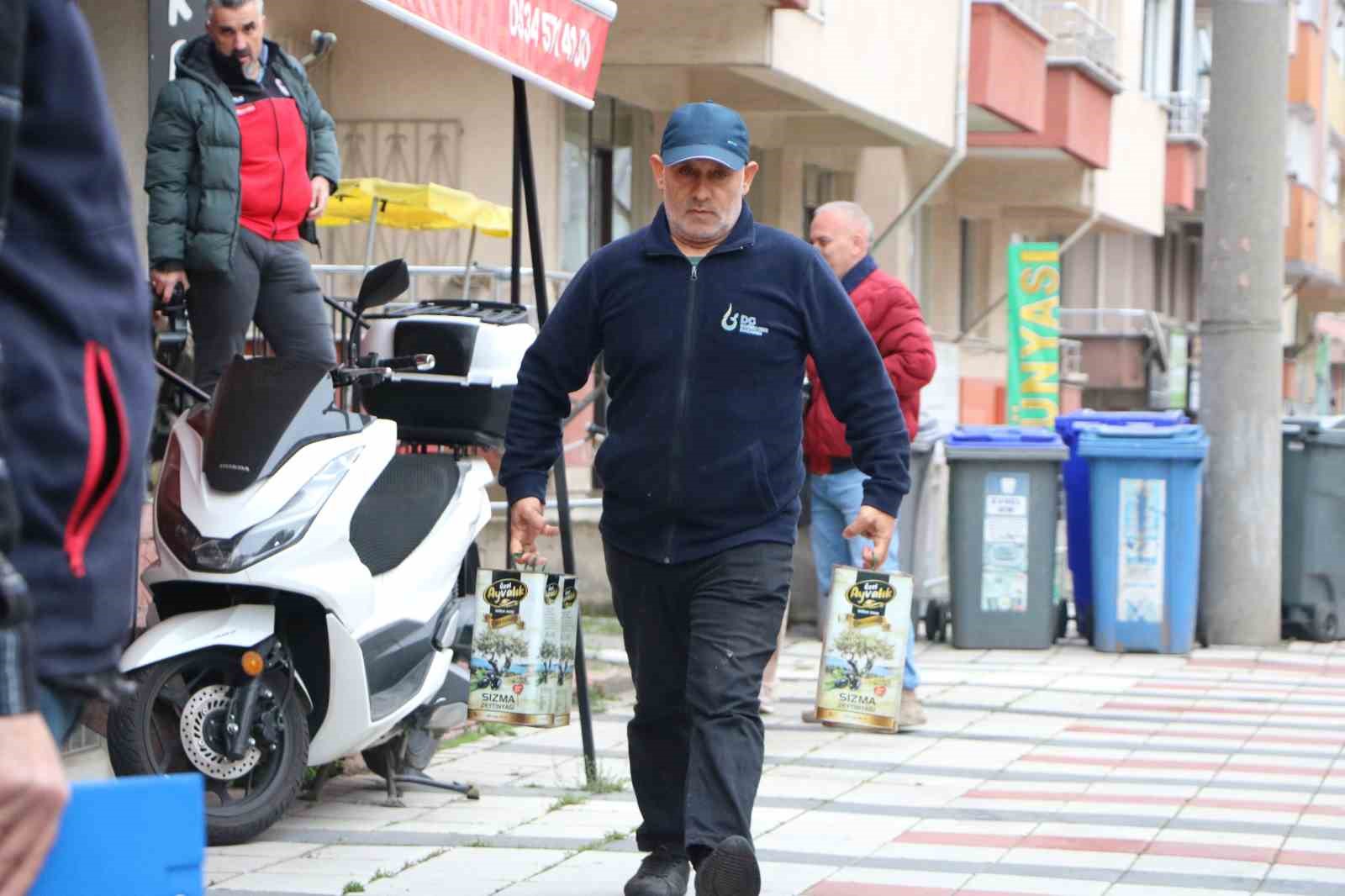 boluda sahte zeytinyagi operasyonu litrelerce sahte urun ele gecirildi 3 mec28UZm
