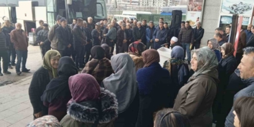 boluda-sevval-umresi-icin-25-kisilik-kafile-dualarla-ugurlandi-MSngjq8Z.jpg