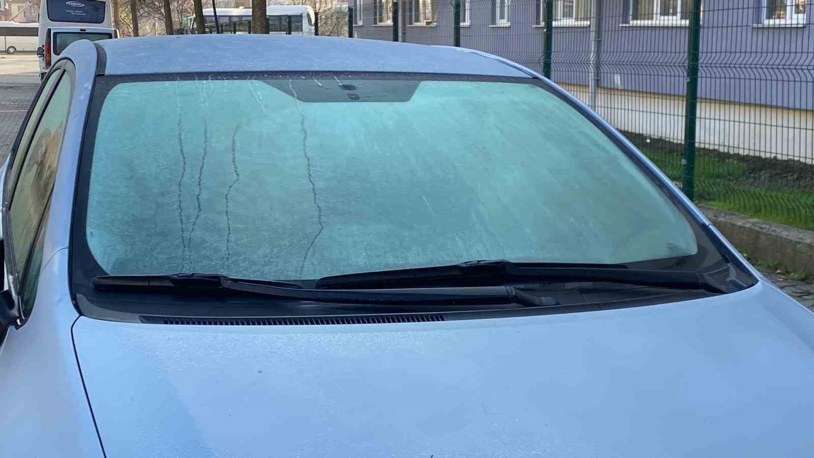 boluda soguktan araclarin camlari buz tuttu 0 IcTVnULZ