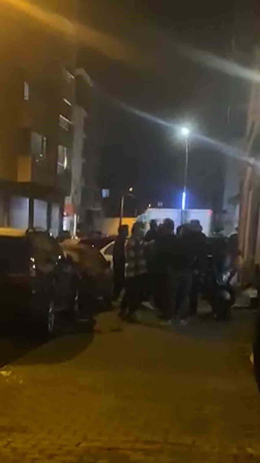 boluda sokak ortasinda kavga taraflar guclukle ayrildi 0