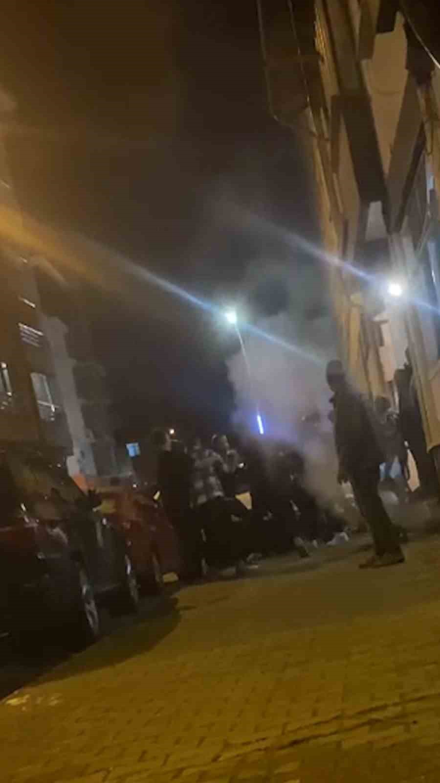 boluda sokak ortasinda kavga taraflar guclukle ayrildi 2 ebEwPddU