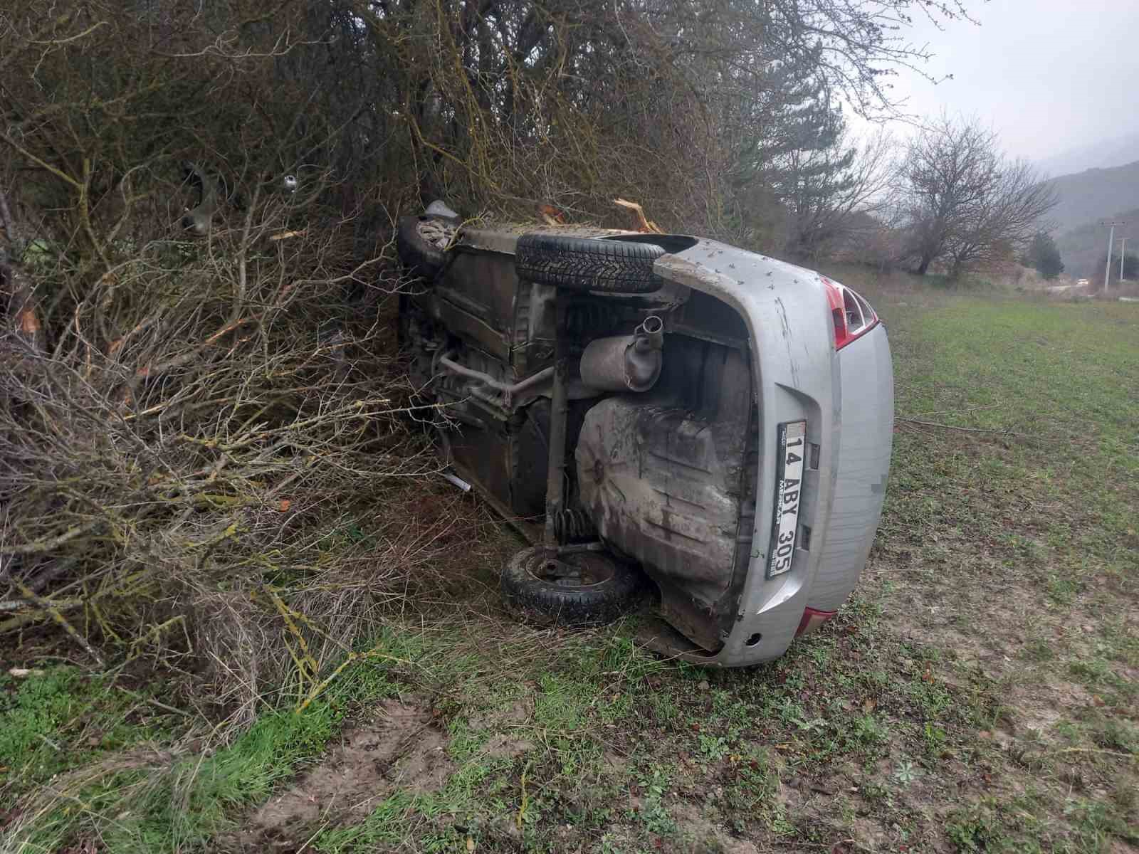 Bolu’da takla atan otomobil metrelerce sürüklendi 4 boluda takla atan otomobil metrelerce suruklendi 0