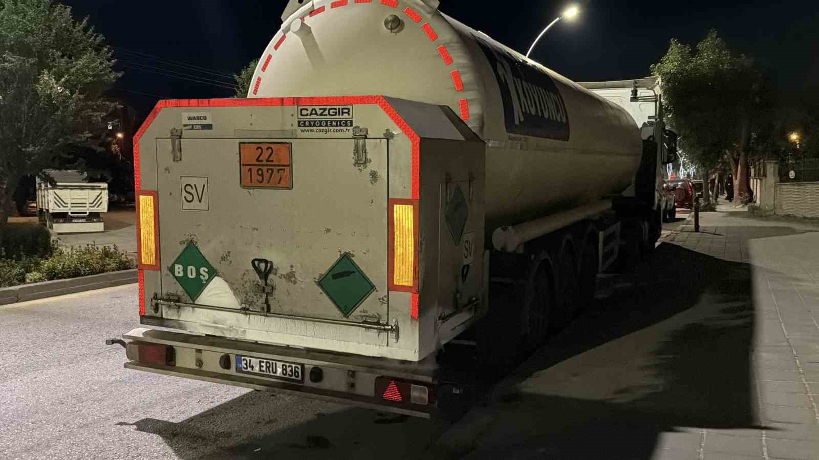Bolu’da tankerden azot gazı sızıntısı korkuttu 4 boluda tankerden azot gazi sizintisi korkuttu 0 IBFqIYW9