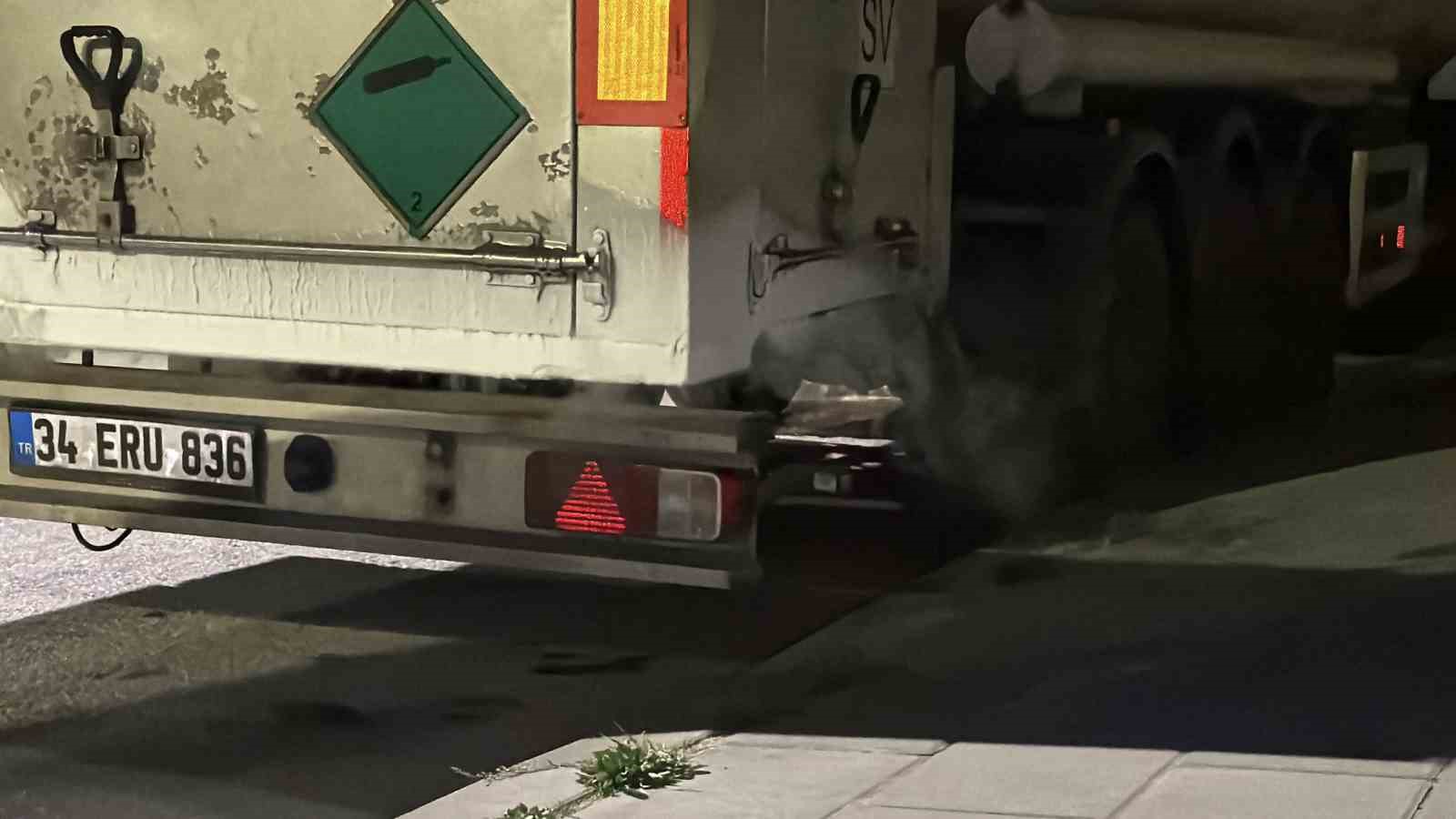 Bolu’da tankerden azot gazı sızıntısı korkuttu 5 boluda tankerden azot gazi sizintisi korkuttu 1 vec19FIT