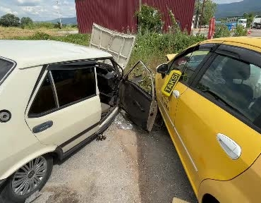 boluda-ticari-taksi-ile-otomobil-carpisti-5-yarali-6gR1GTrl.jpg