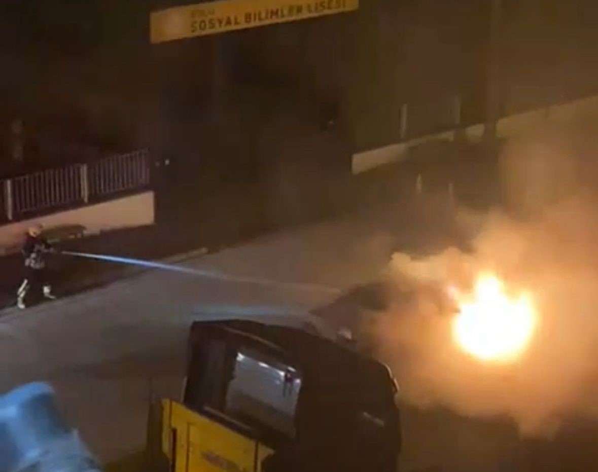 boluda tofas otomobil alev alev yandi 1 4HqNM5ym
