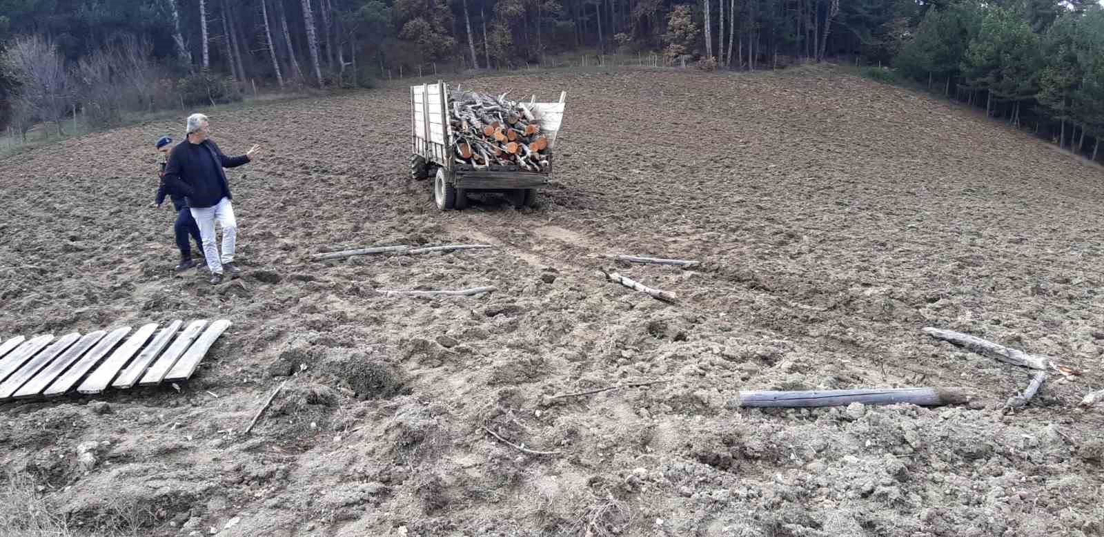 boluda traktor devrildi 1 olu 1 yarali 1 8WSpp4hF