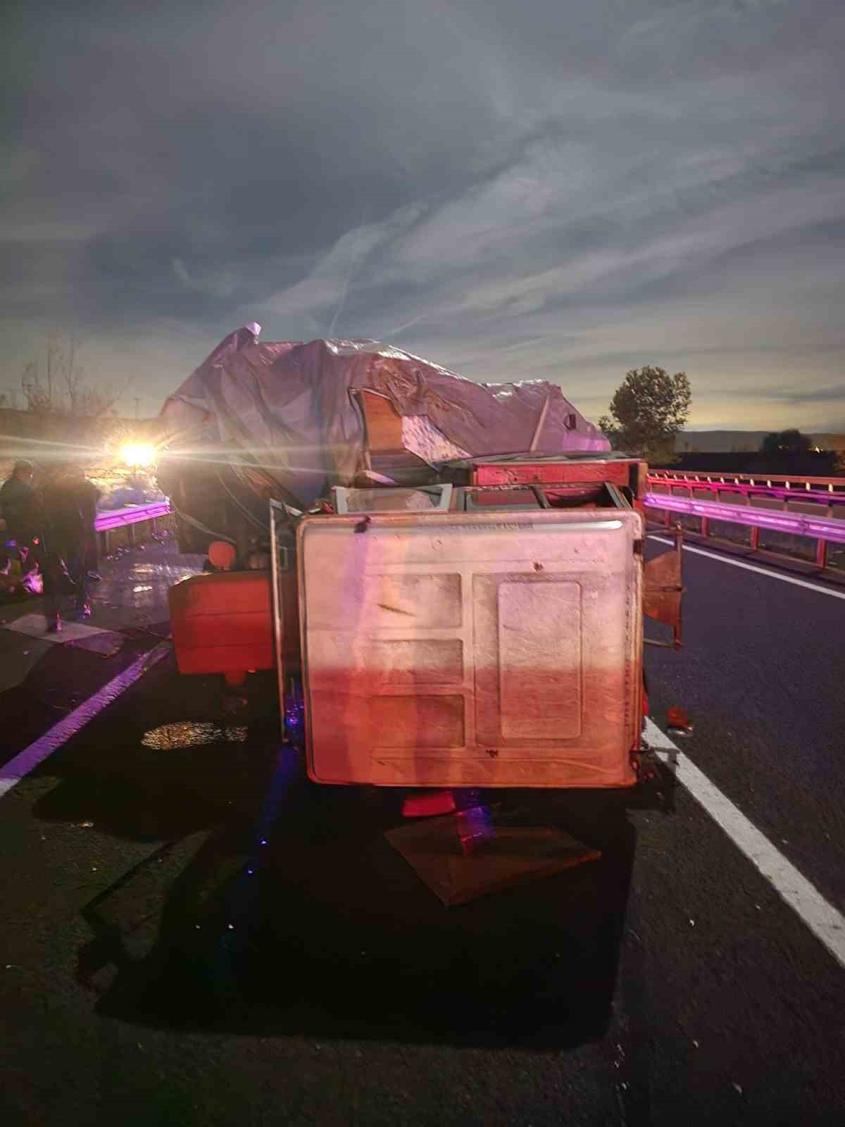 boluda traktorle hafif ticari arac carpisti 5 yarali 2 sus4bwX7