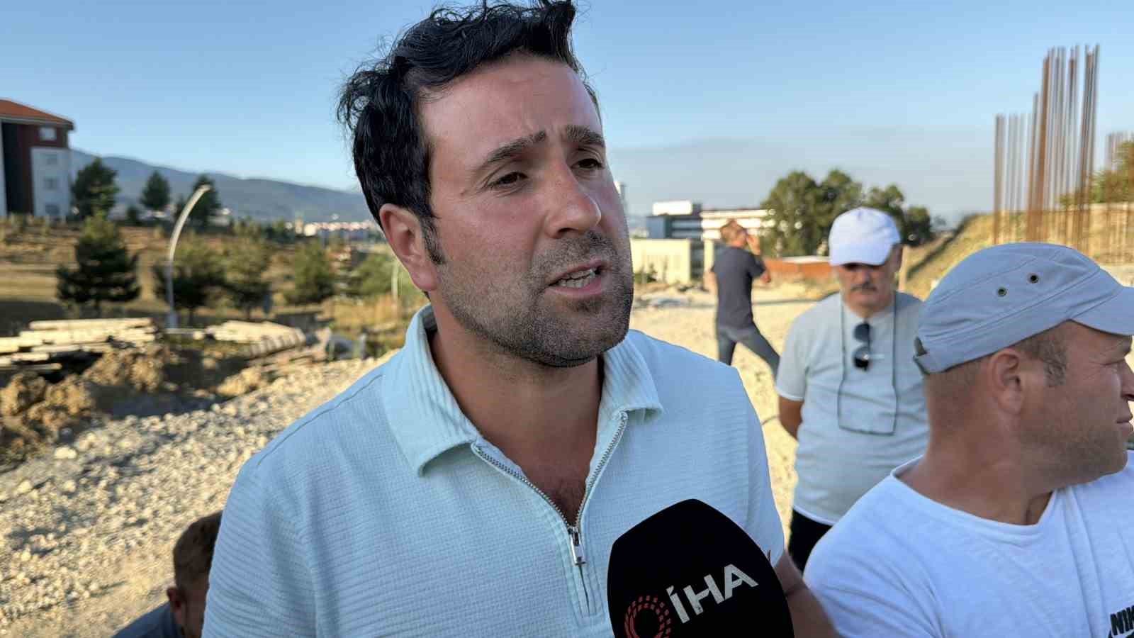 Bolu’da üniversite inşaatında maaşlarını alamayan işçiler 2 haftada 4 kez vince çıktı: "20 gündür yemek ve su yok" 5 boluda universite insaatinda maaslarini alamayan isciler 2 haftada 4 kez vince cikti 20 gundur iMDjpfwB