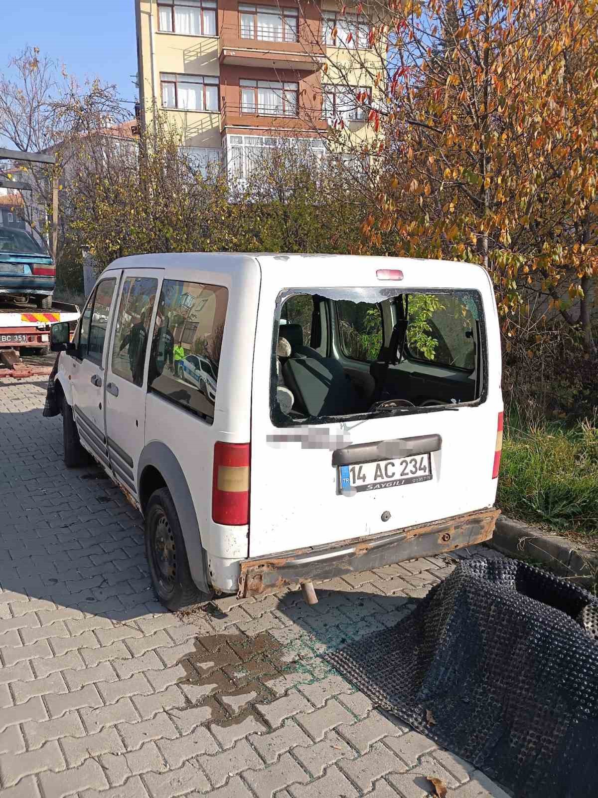 Bolu’da uzun süredir park halindeki hurda araçlar toplanıyor 5 boluda uzun suredir park halindeki hurda araclar toplaniyor 1 6nSiLtwO