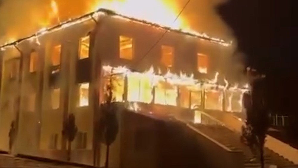 boluda yanan camide enkaz kaldirma calismalari basladi 0 MAqhgTHl
