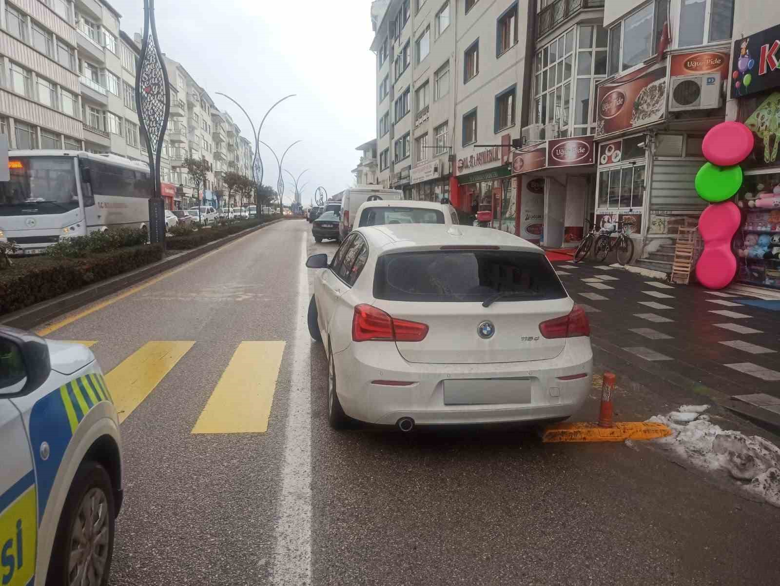 boluda yaya gecidi ve kaldirim isgaline ceza 2 UYmcGfsZ