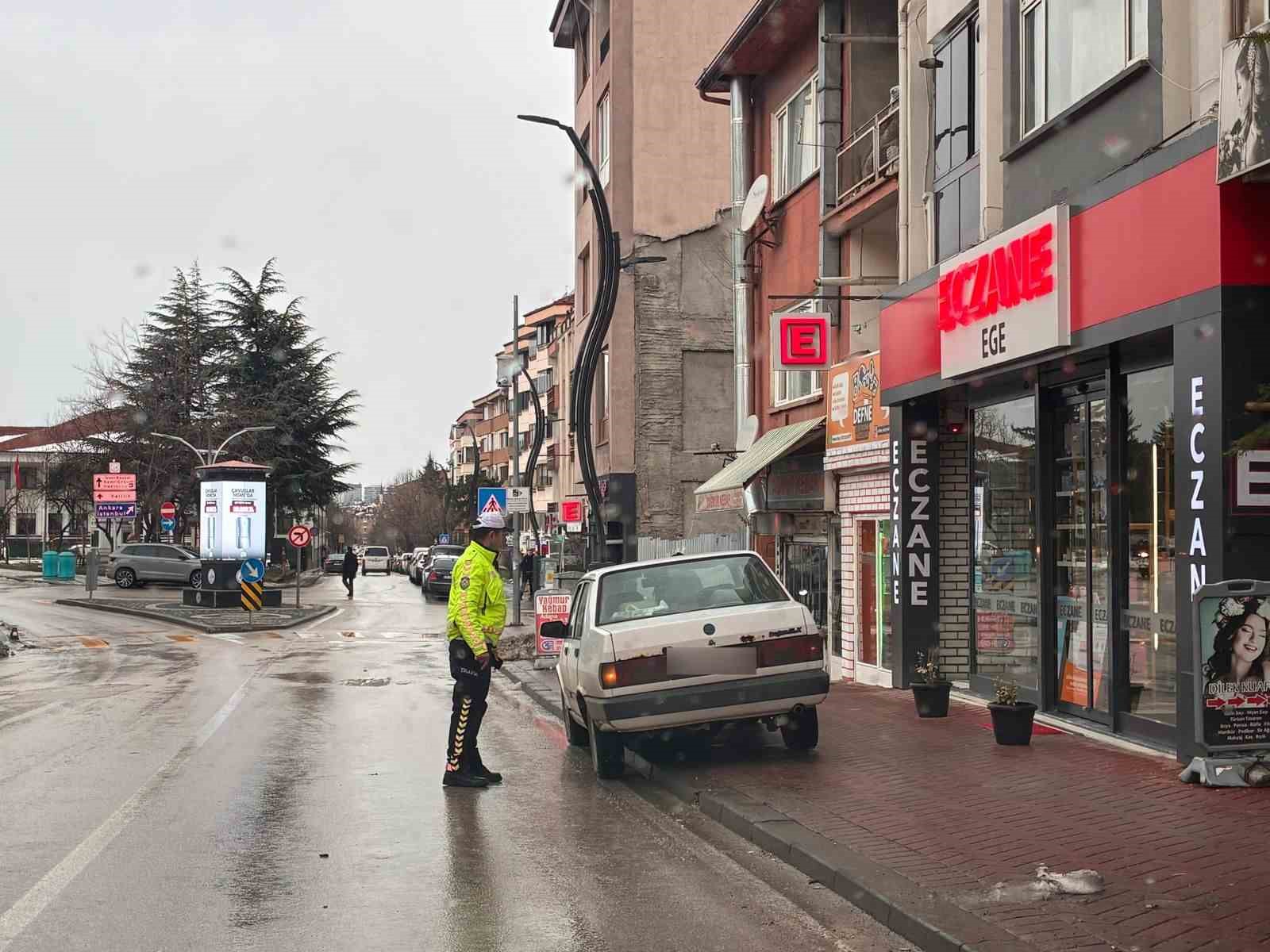 boluda yaya gecidi ve kaldirim isgaline ceza 4 AGuTm9wh
