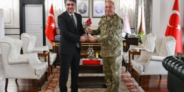 boluda-yeni-tugay-komutani-ozturk-goreve-basladi-yO1Dj6GE.jpg