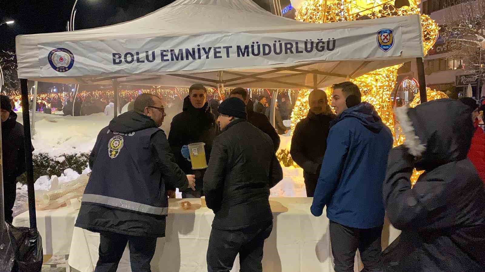 boluda yeni yil coskusu kimisi oyun havasiyla kimisi evlilik teklifiyle 2026ya girdi 11 QLYt56HQ