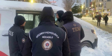 boluda-yilbasi-gecesi-oncesi-siki-denetim-tek-tek-kimlik-kontrolu-yapildi-76FkgCbm.jpg
