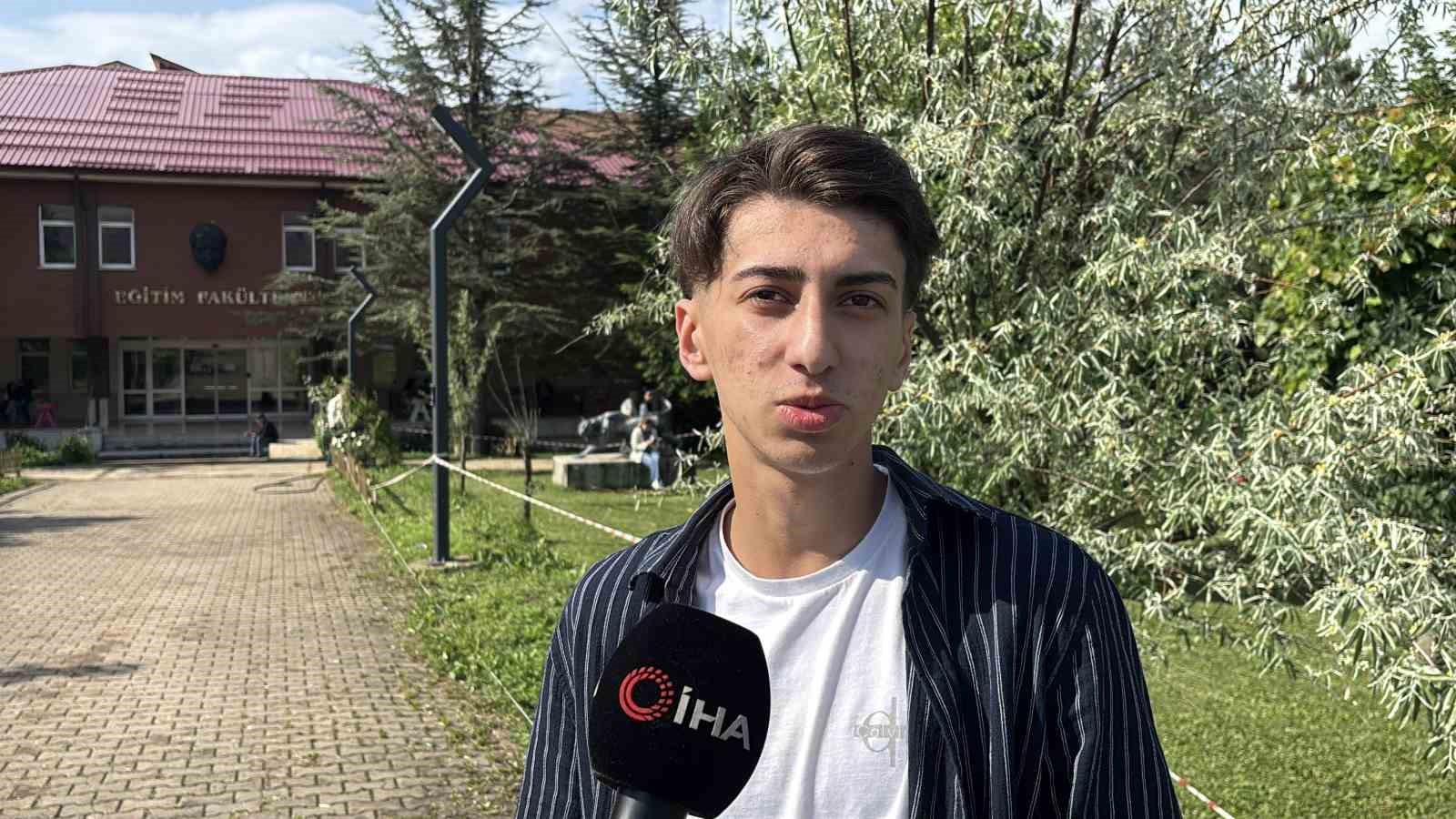 Bolu’da YKS’ye giren bir öğrenci: "Türkiye maçını izledik bütün moralimizi bozdular" 6 boluda yksye giren bir ogrenci turkiye macini izledik butun moralimizi bozdular 2 eUEG1vCu
