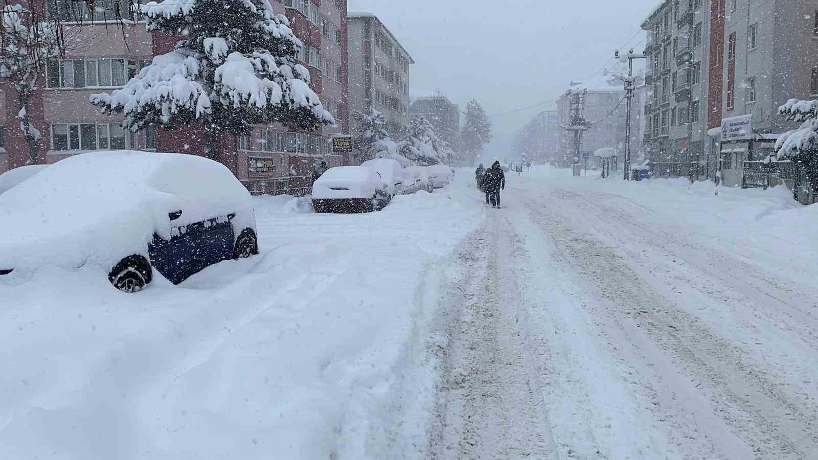 boluda yogun kar yagisi goz gozu gormuyor 4 JaPrKB42