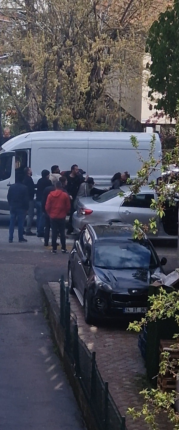 boluda yol verme kavgasi o anlar kamerada 1 6MefMb4v
