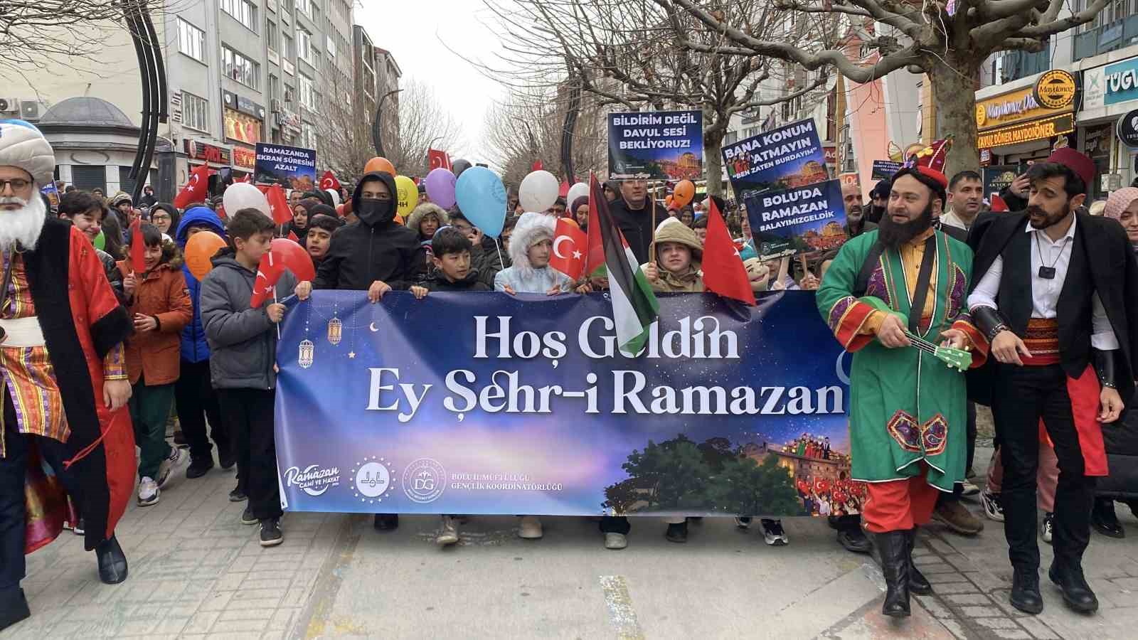 boluda yuzlerce kisi ramazan alayi yuruyusunde bulustu 2 sOqJ5fuz