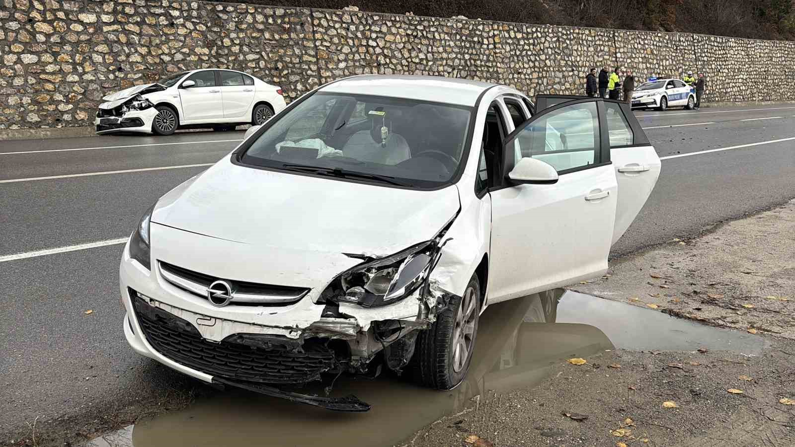 boluda zincirleme kaza 3 yarali 1 qzFEdsrP