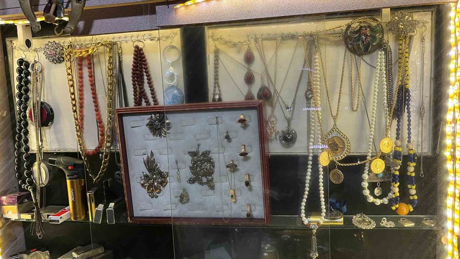 bolulu altin ustasi 69 yildir 20 metrekarede altina hayat veriyor 5 zvLI3GC2