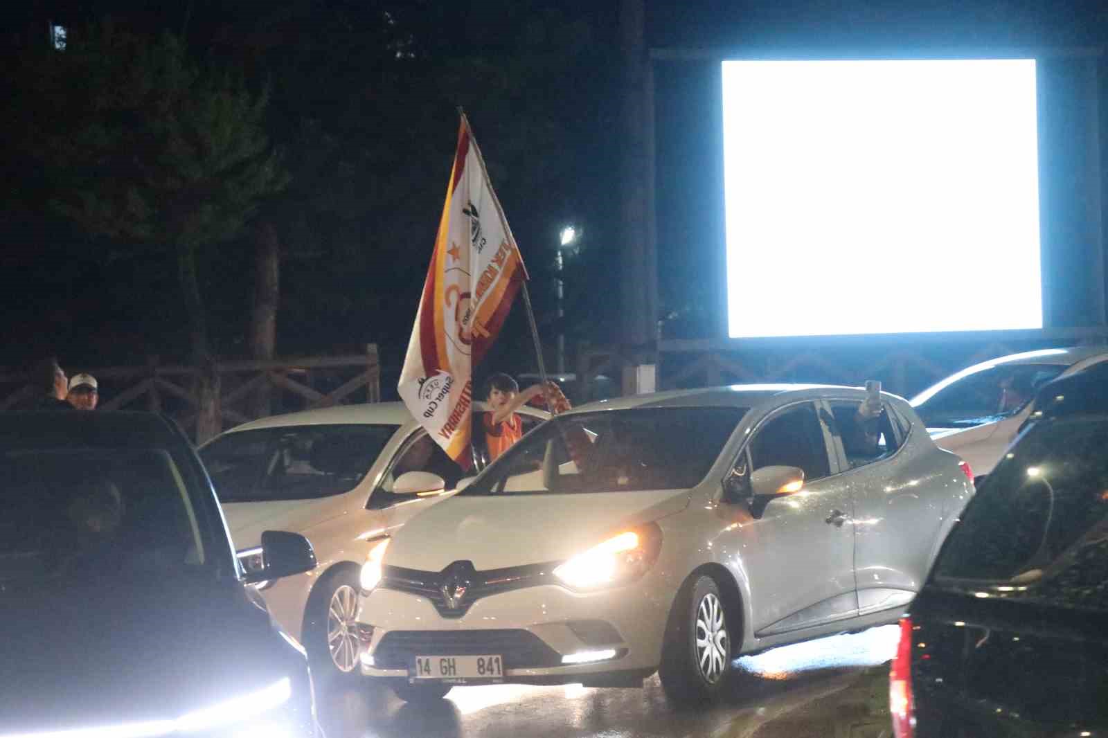 bolulular meydanlarda galatasarayin sampiyonlugunu kutladi 7 MStzFqla