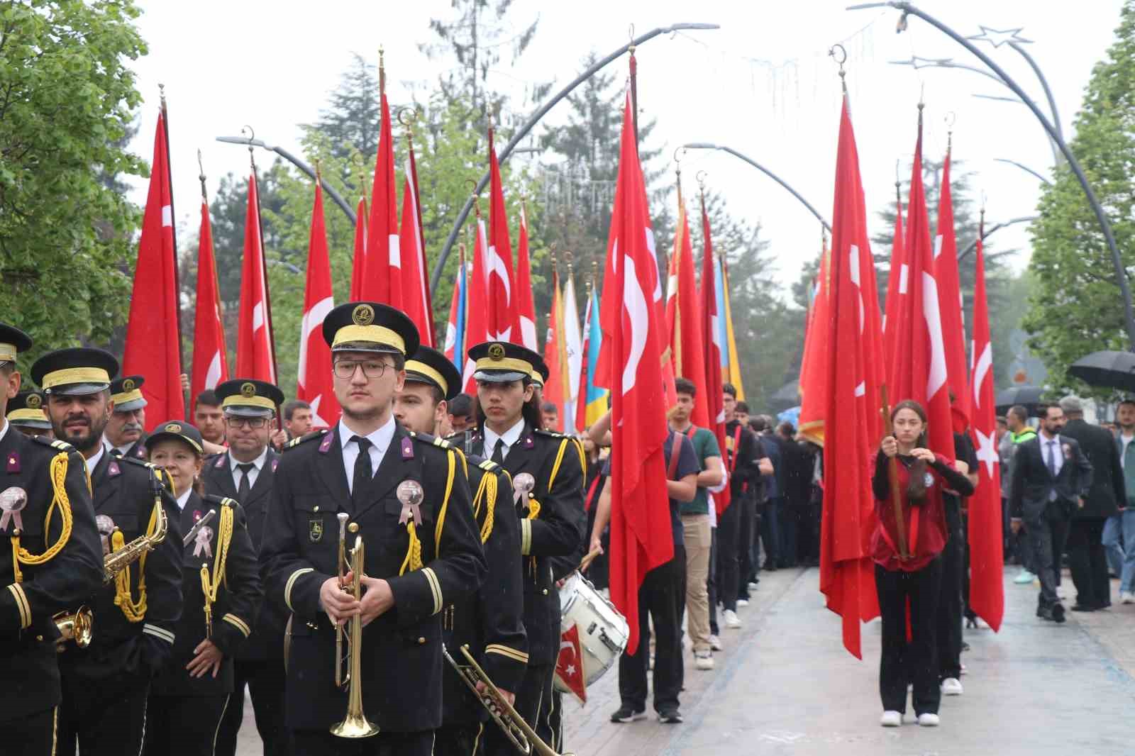 ‘Bolu’nun Babası’ İzzet Baysal törenle anıldı 7 bolunun babasi izzet baysal torenle anildi 3 Wkf5ejpK