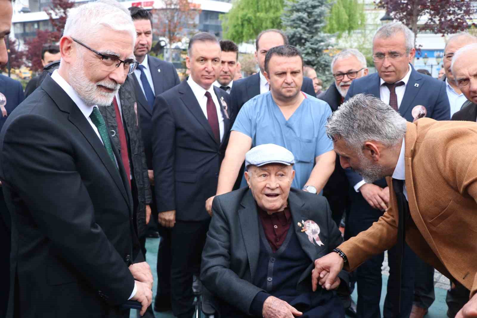 ‘Bolu’nun Babası’ İzzet Baysal törenle anıldı 10 bolunun babasi izzet baysal torenle anildi 6 B4YyVi88