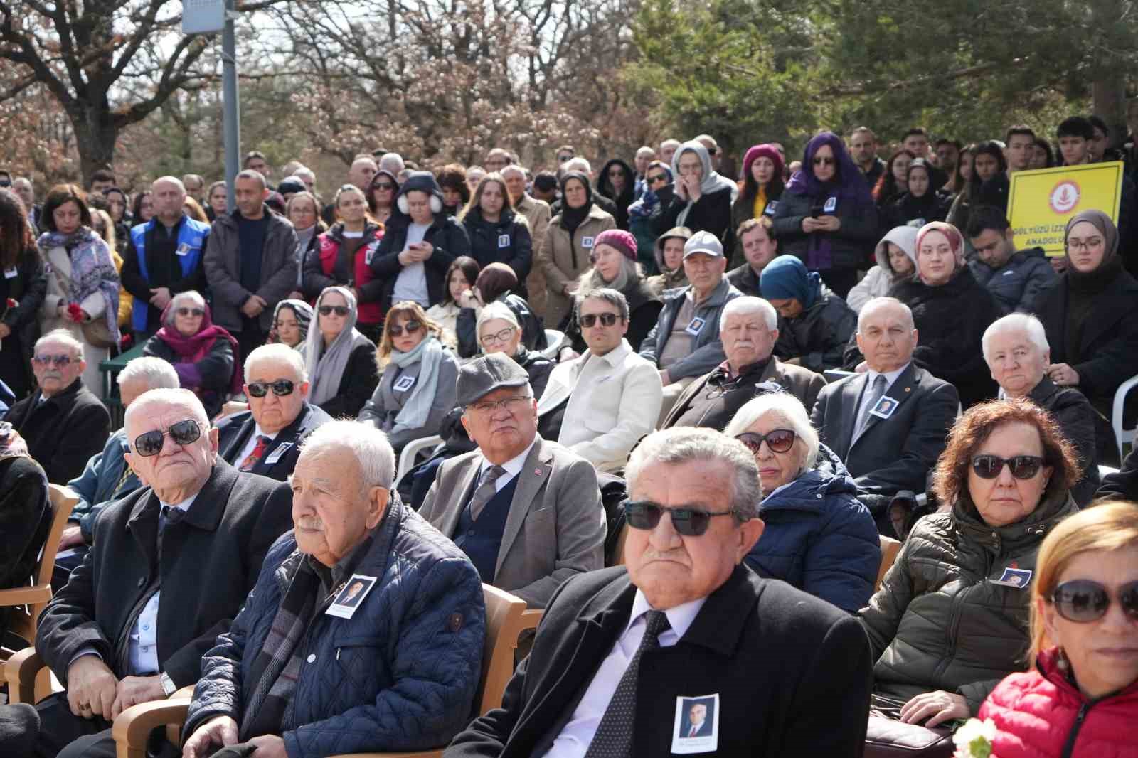 ‘Bolu’nun Babası’ İzzet Baysal vefatının 26’ncı yılında dualarla anıldı 9 bolunun babasi izzet baysal vefatinin 26nci yilinda dualarla anildi 5 w4LJERIC