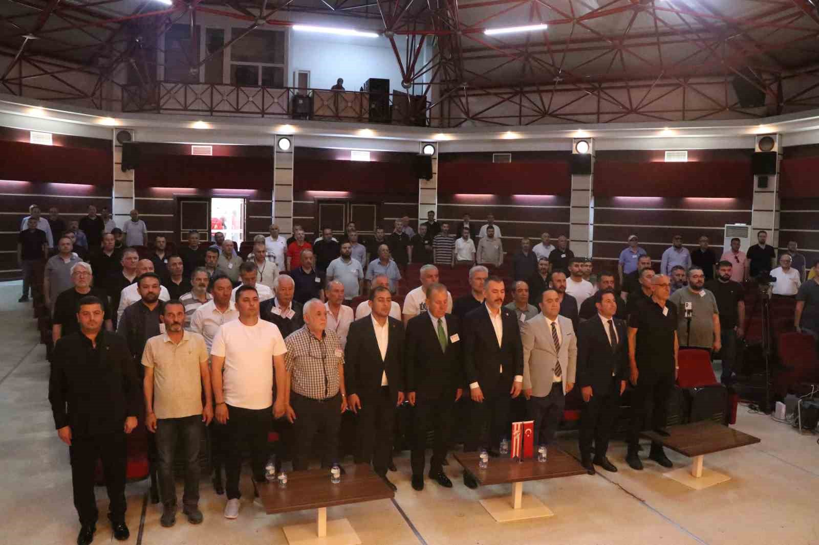Boluspor’da Erdal Bayrak yeniden başkan seçildi 8 bolusporda erdal bayrak yeniden baskan secildi 4 lYiLAlXp