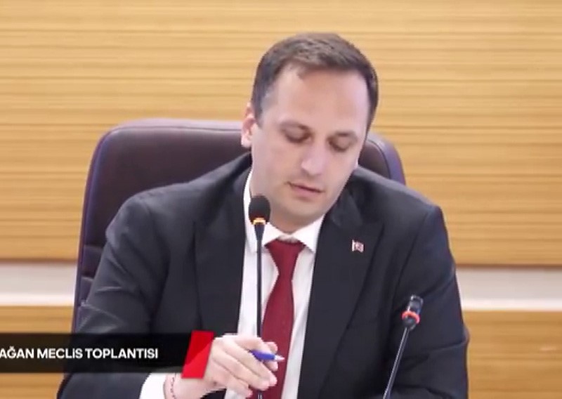 bornova belediye meclisinde sevgili kontenjani gerginligi 0 SVFMNfU7