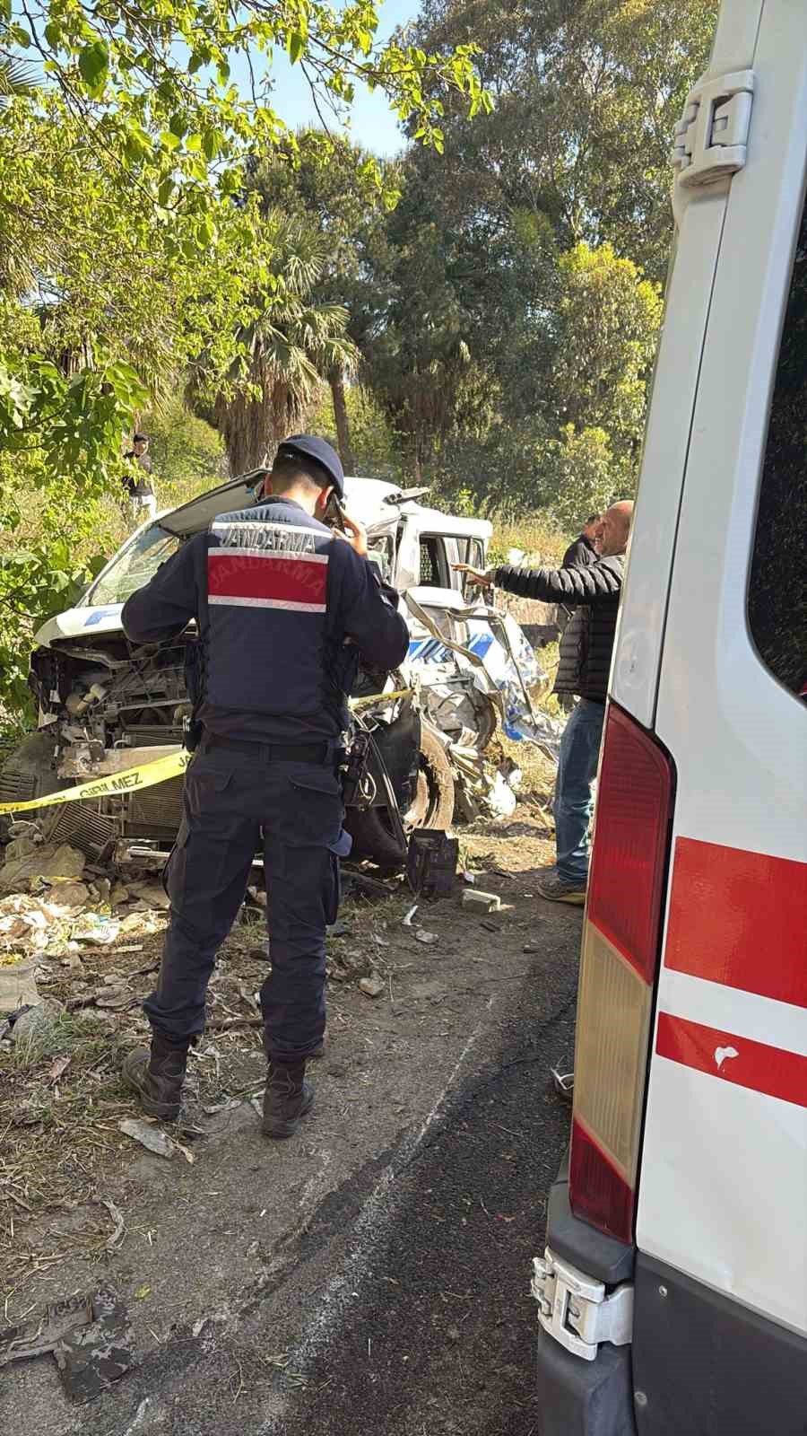 bornovada freni patlayan tir karsi seride gecti olu ve yaralilar var 4