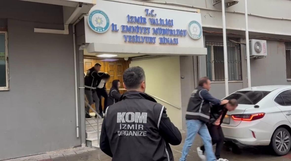 bornovadaki cinayetin arkasindan suc orgutu cikti 16 tutuklama 0 W5TWnb4D