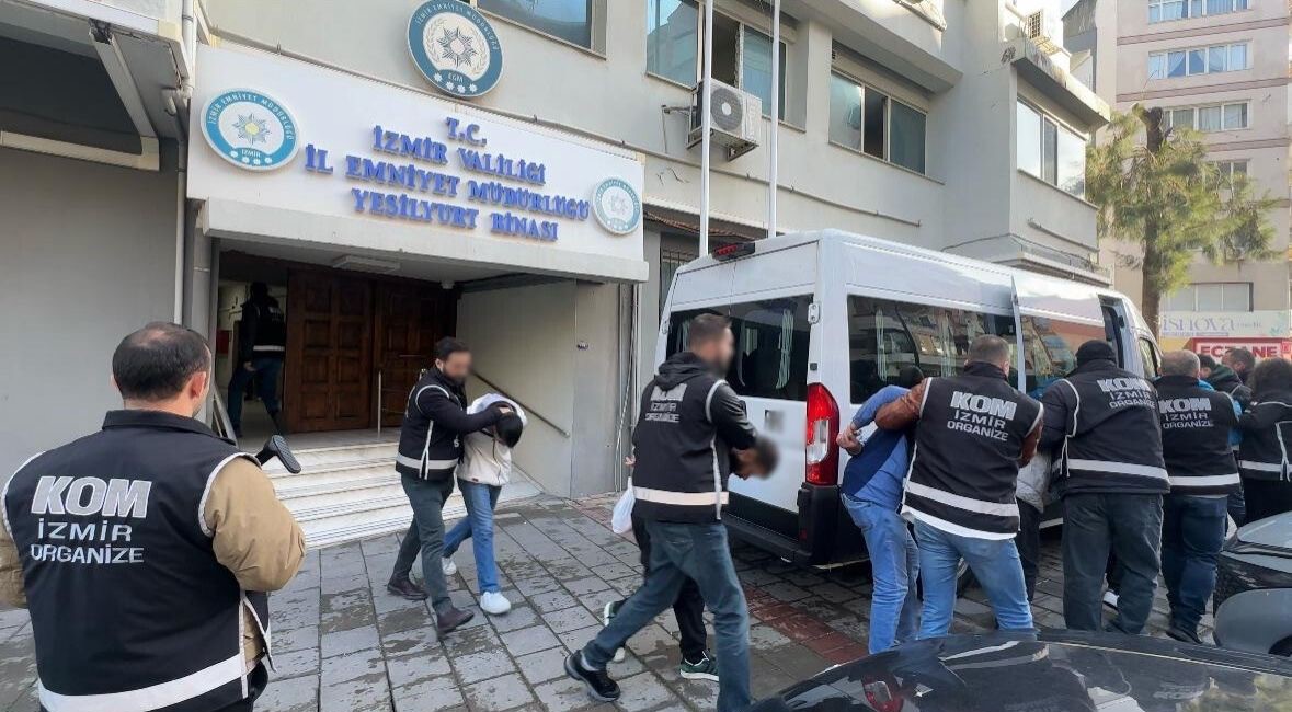 bornovadaki cinayetin arkasindan suc orgutu cikti 16 tutuklama 2 B1CH8m67