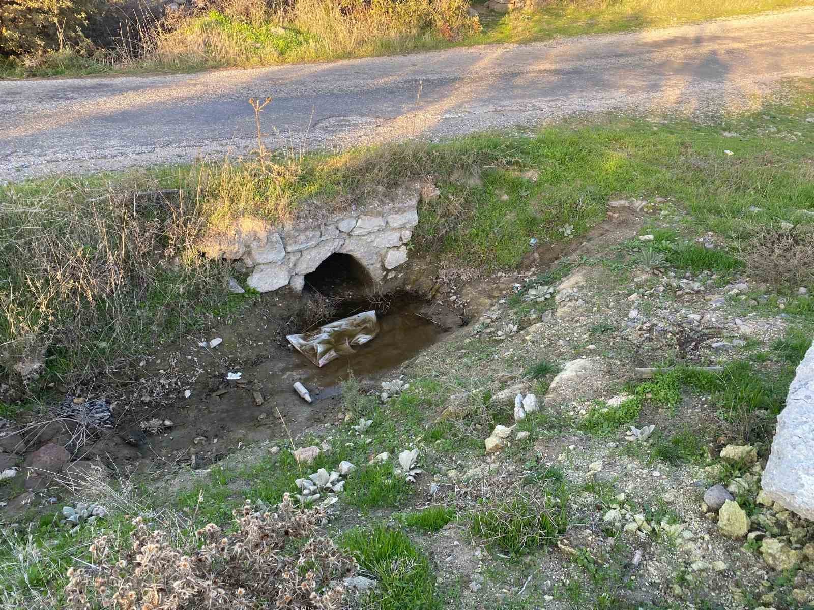 Boş arazide bulunan bebek cesediyle ilgili 1 tutuklama 8 bos arazide bulunan bebek cesediyle ilgili 1 tutuklama 4 Ml1sK3Q8