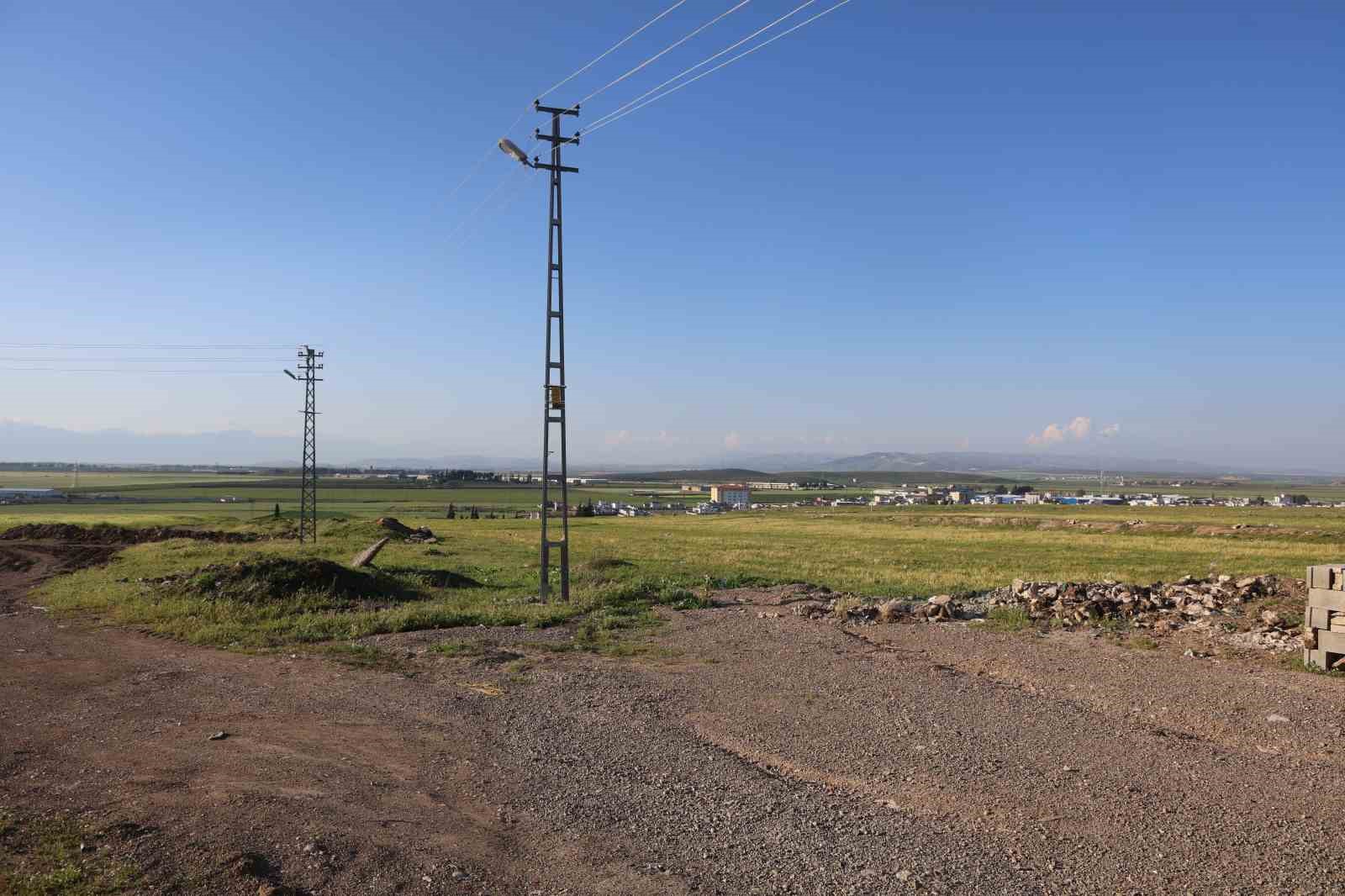 Boş arazide defalarca silahla ateş ederek vatandaşları korkutan çocuk öğrenci çıktı 6 bos arazide defalarca silahla ates ederek vatandaslari korkutan cocuk ogrenci cikti 2 QdsWCevp