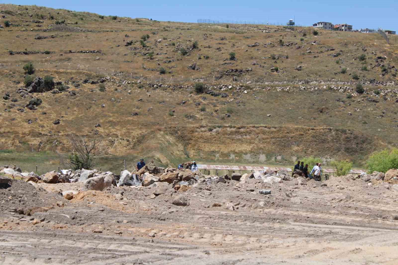 bos arazide erkek cesedi bulundu 2 c8R1F7n3