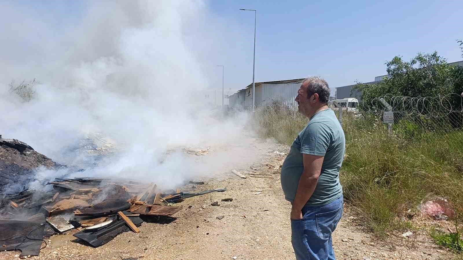 bos araziye dokulen coplerin sebep oldugu yangin korkuttu 3
